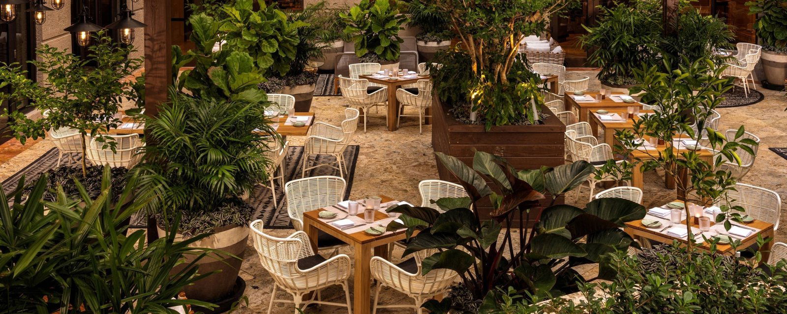 The Sundeck, Bar in Miami