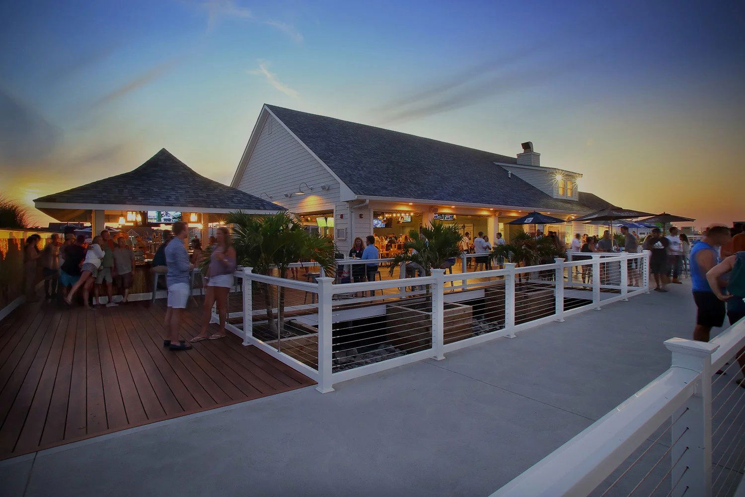 Donavan's Reef, Bar in Oak Bluffs