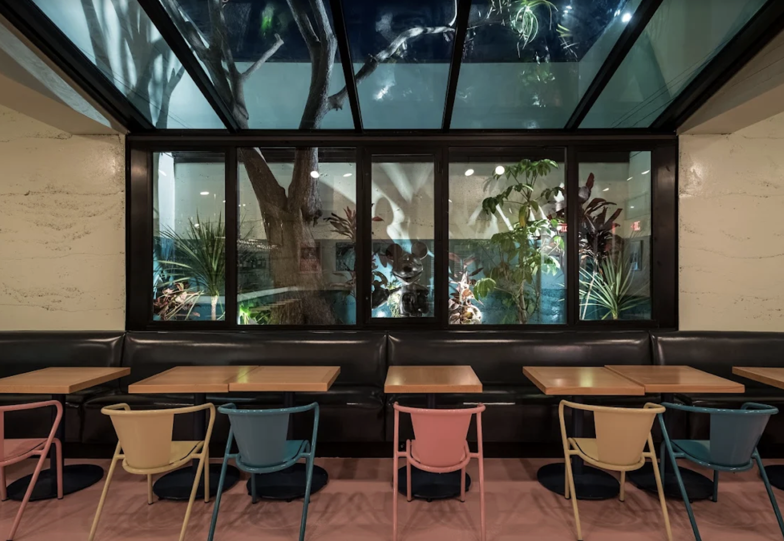 The Little Friend, Bar in Los Angeles
