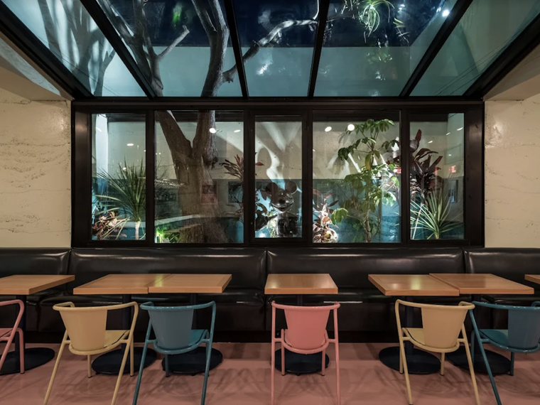 The Little Friend, Los Angeles, United States