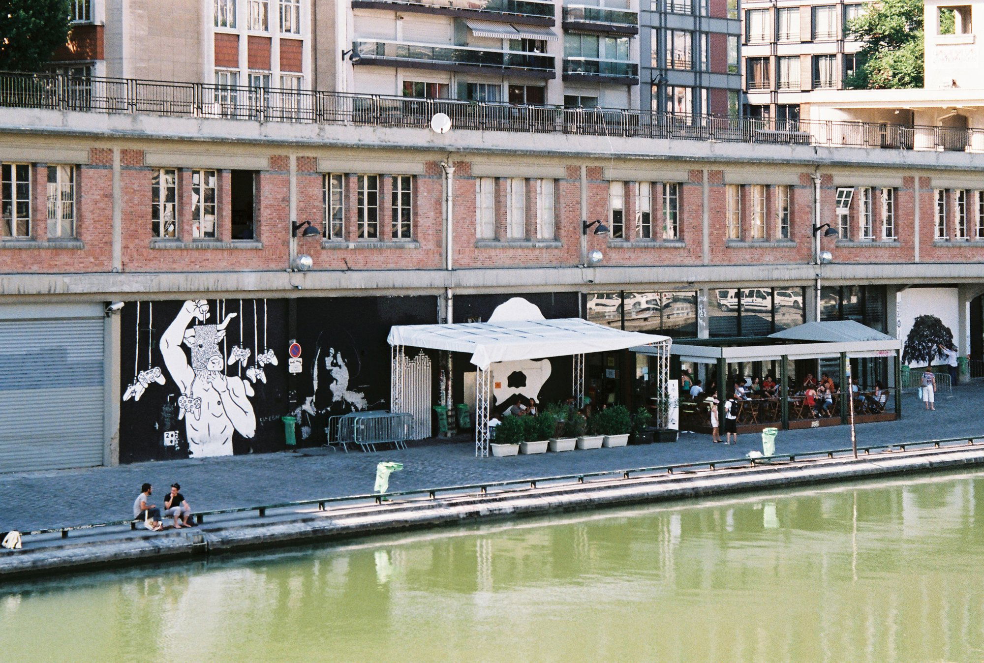 Point Éphémère, Bar in Paris
