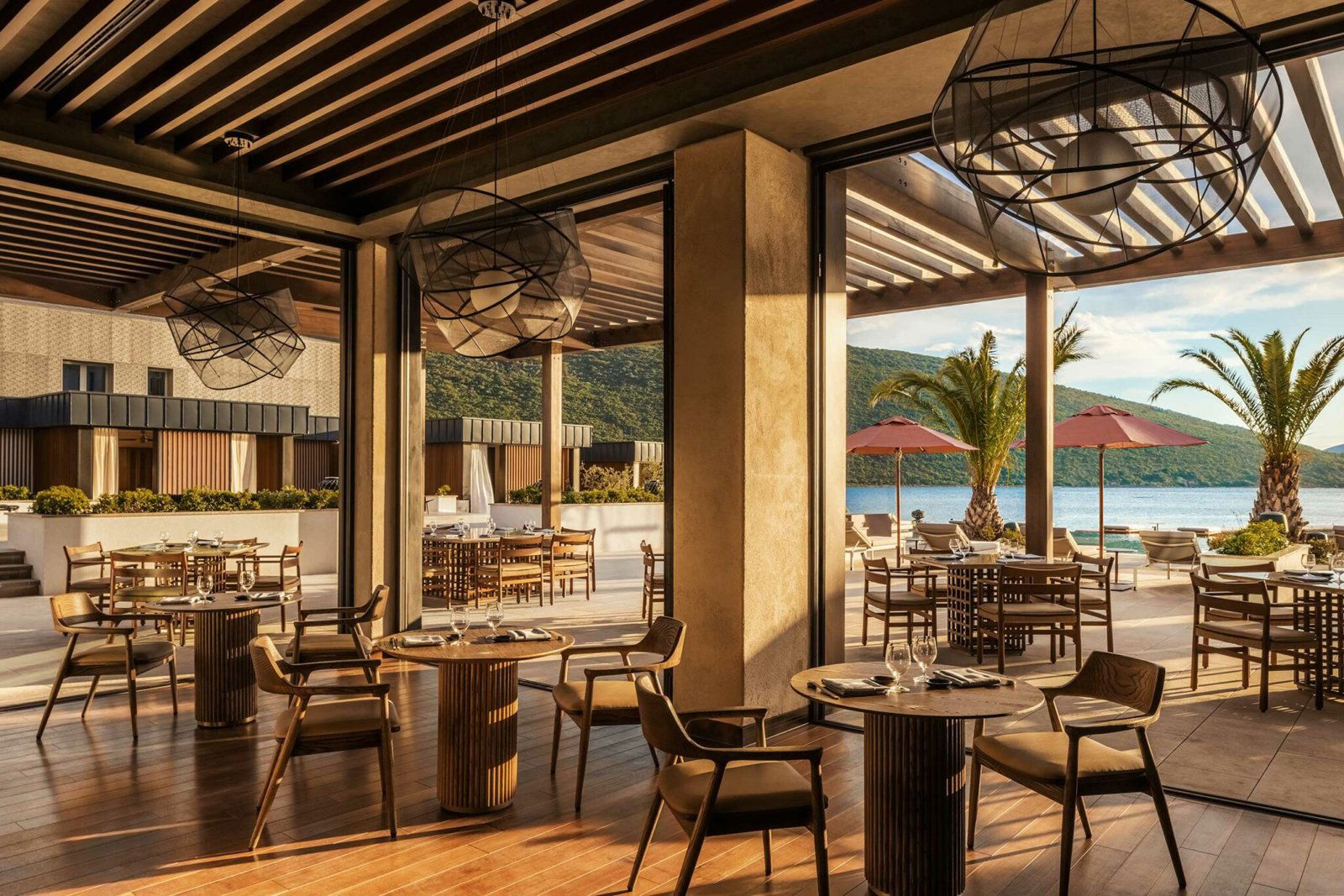 Tapasake Club, Bar in Herceg Novi
