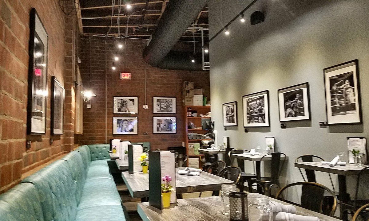Deejai Thai Restaurant, Bar in Charlotte