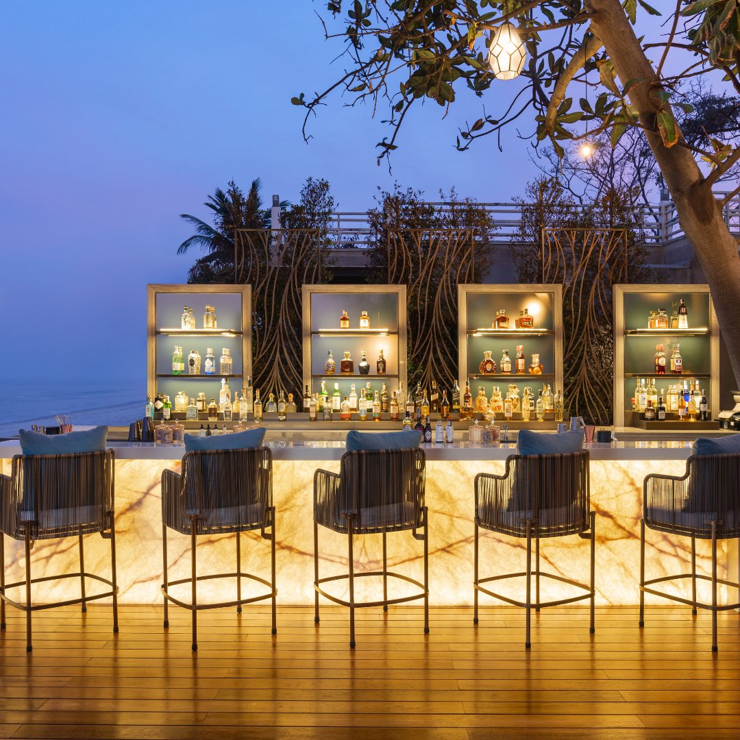 Akoya | Beach Lounge