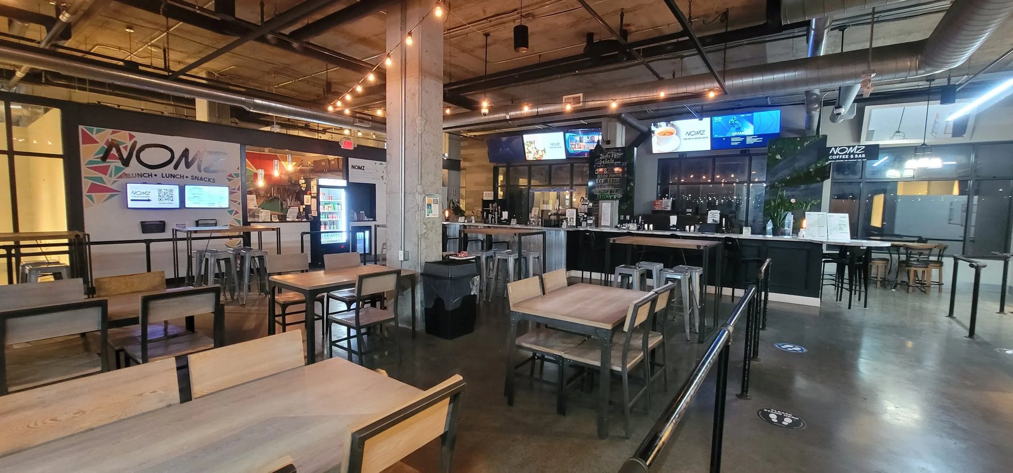 NOMZ - Restaurant & Bar - Akron, OH, Akron, United States