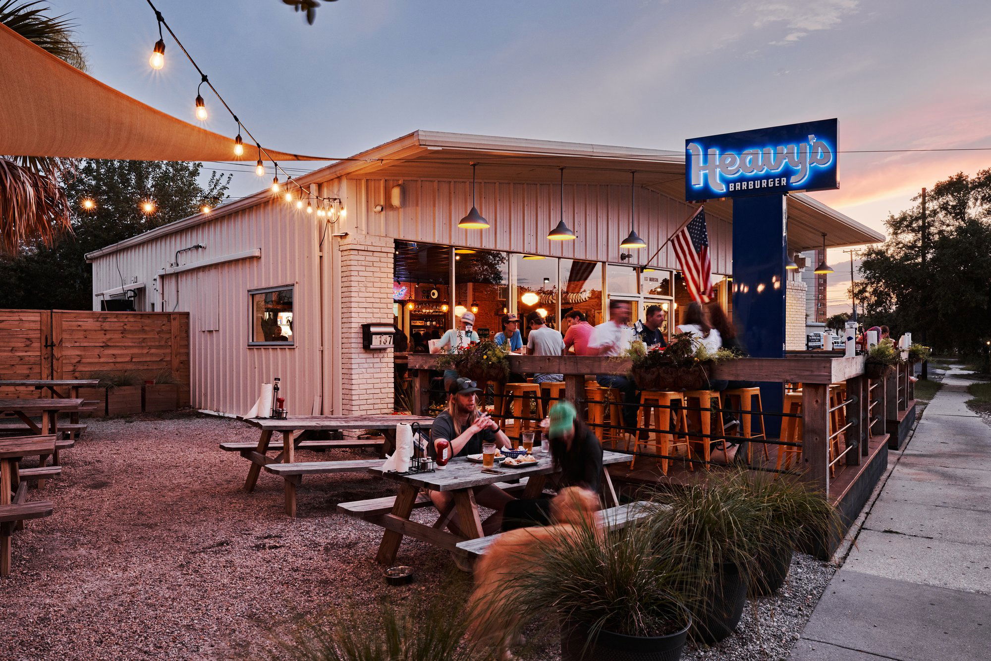 Heavy's Barburger, Bar in Charleston