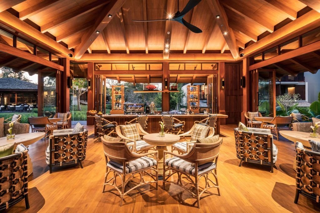 Teak Lounge