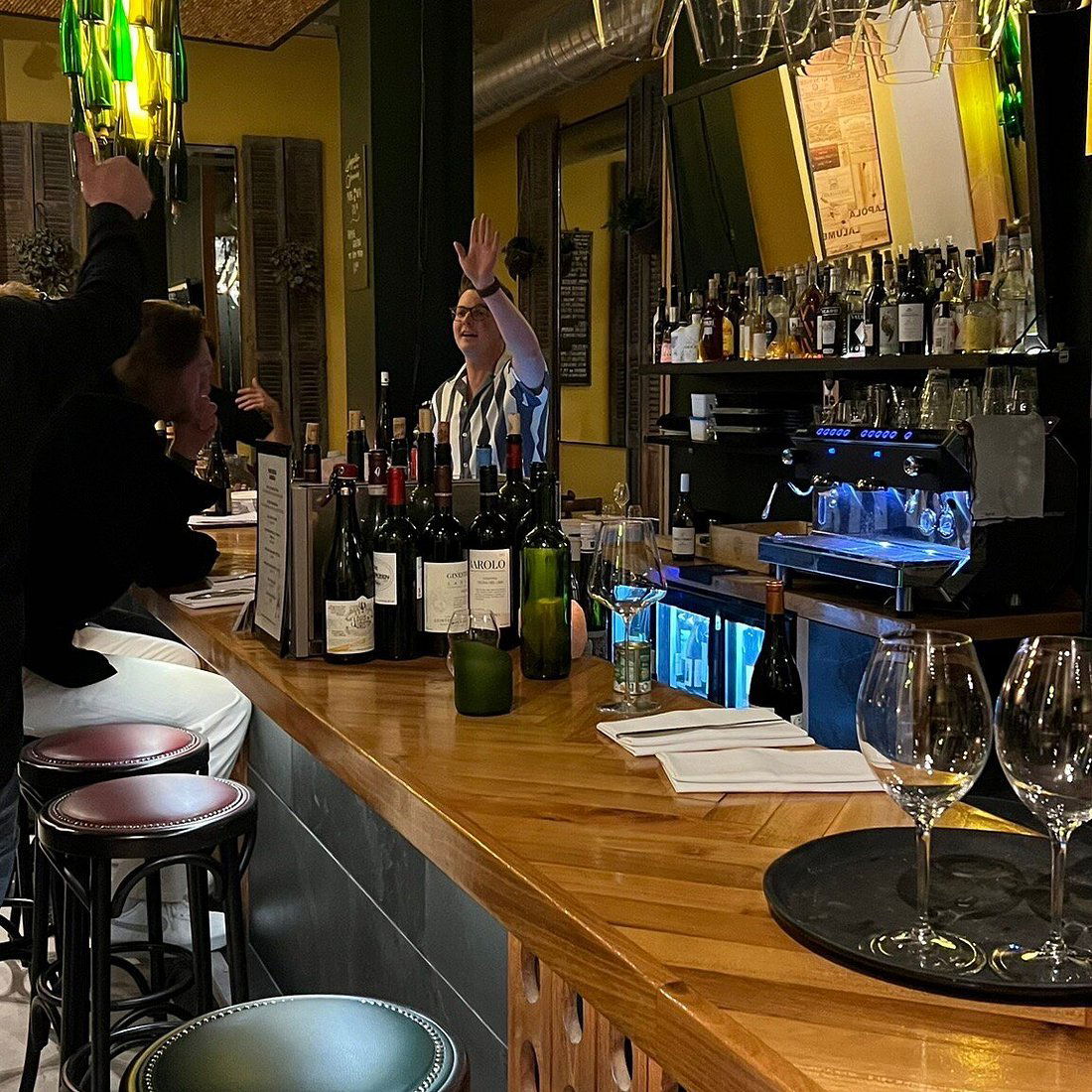 Vindict Docklandsweg Wine Bar, Bar in Amsterdam