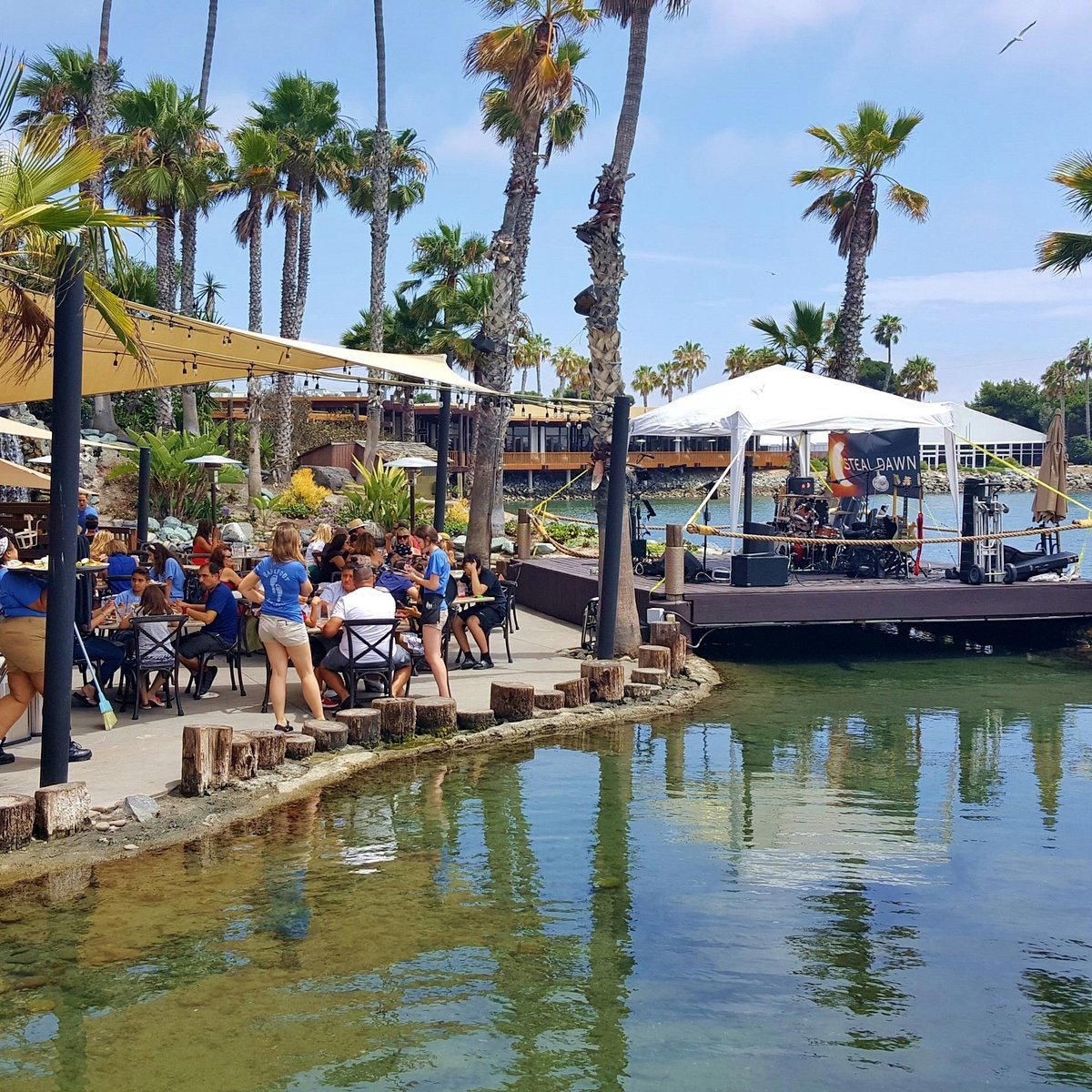 Bearfoot Bar bar in Fish Camp