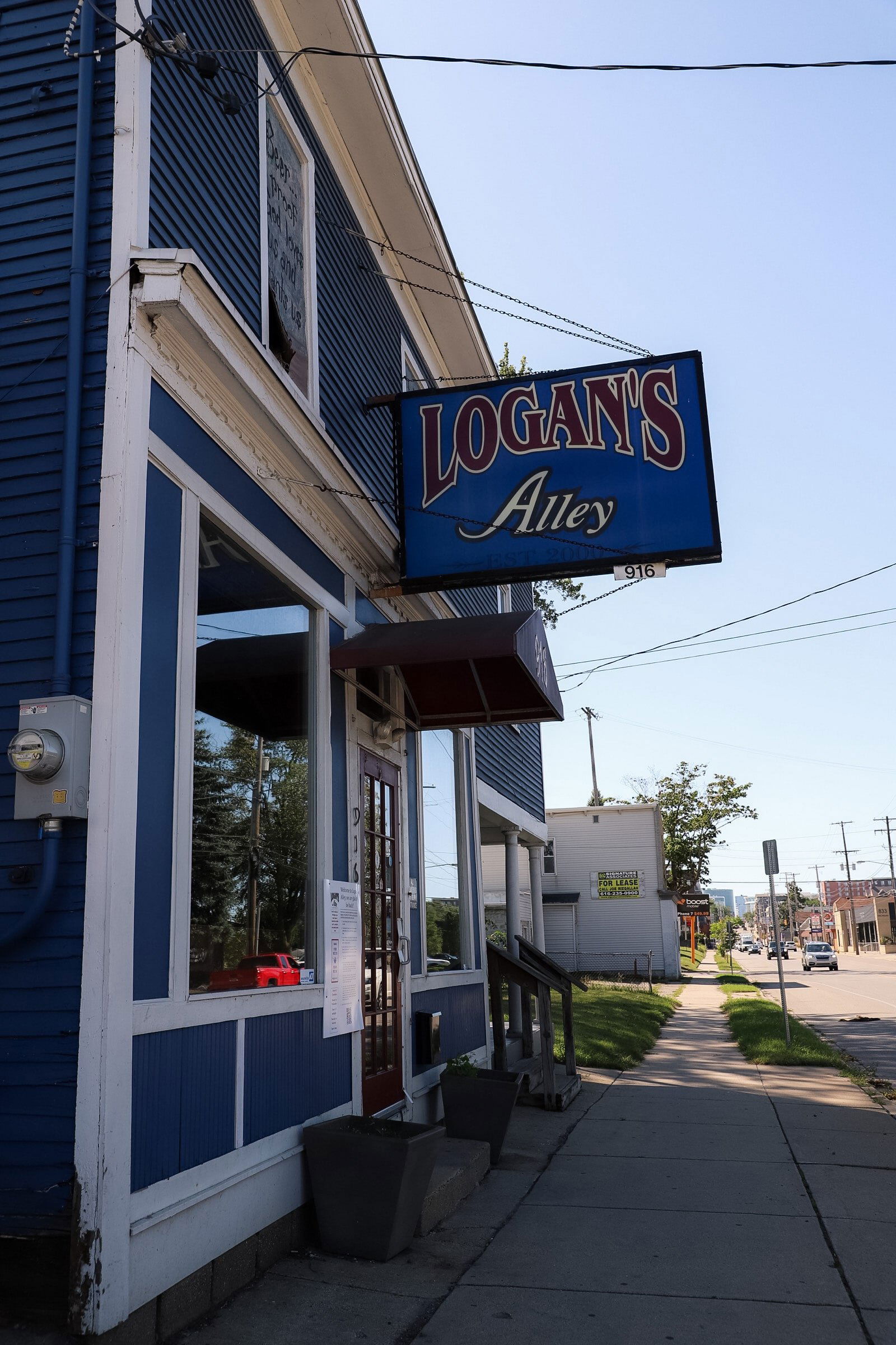 Logan's Alley, Bar in Grand Rapids