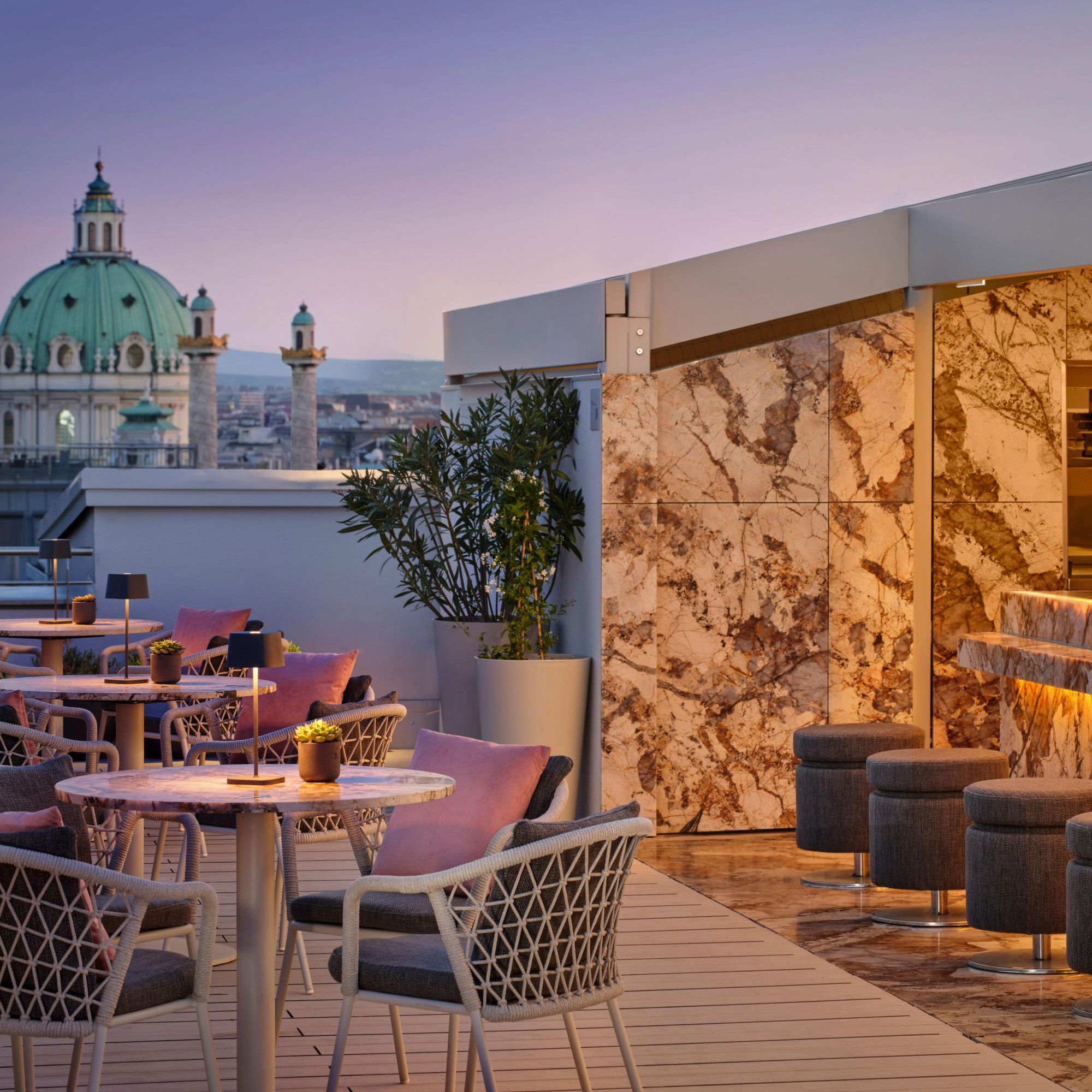 Atmosphere Rooftop Bar im Hotel Ritz-Carlton, Bar in Vienna