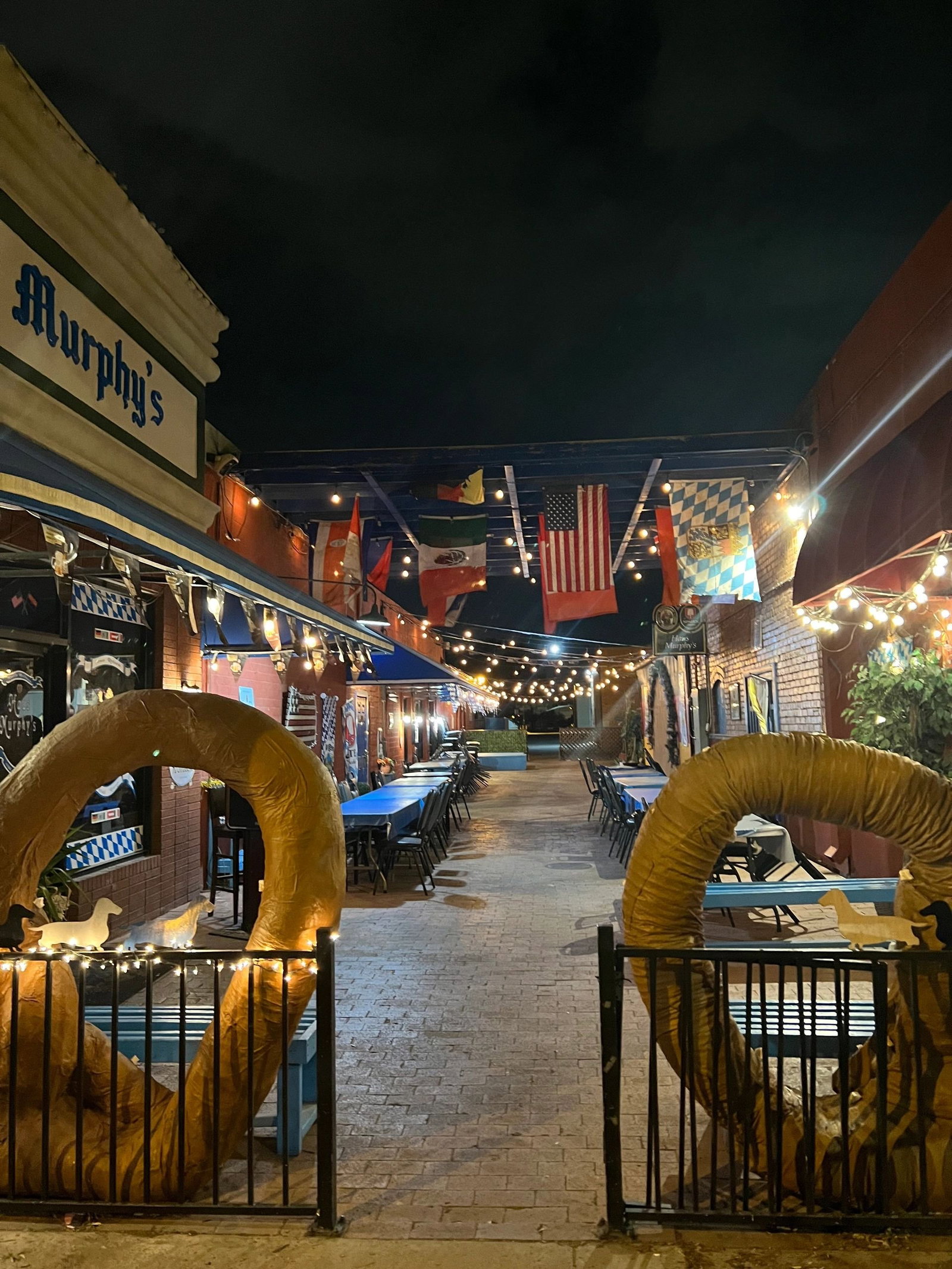 Haus Murphy's, Glendale, United States