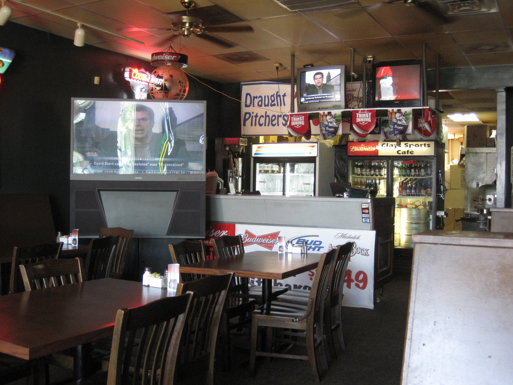 Clay's Sports Cafe