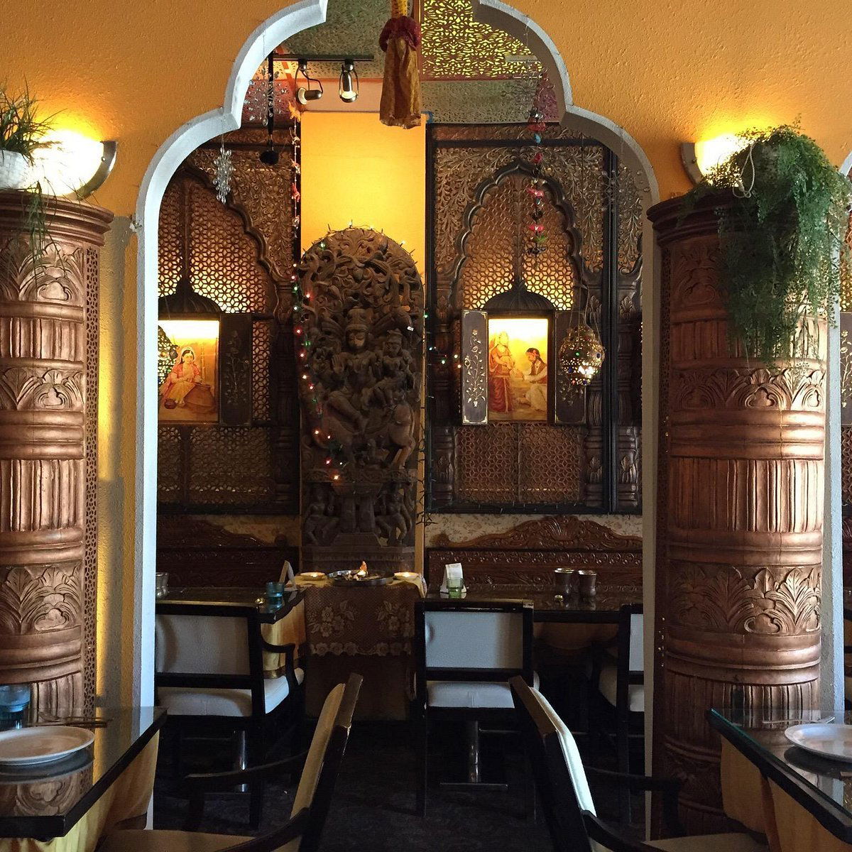 Roti Cuisine of India, Bar in Seattle