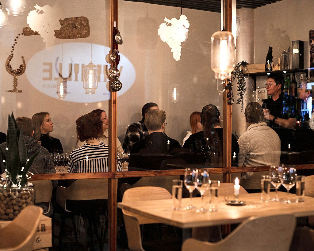 Ravintola Viinille, Bar in Turku