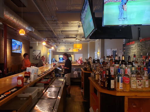 Red Nun Bar & Grill bar in Dennis Port