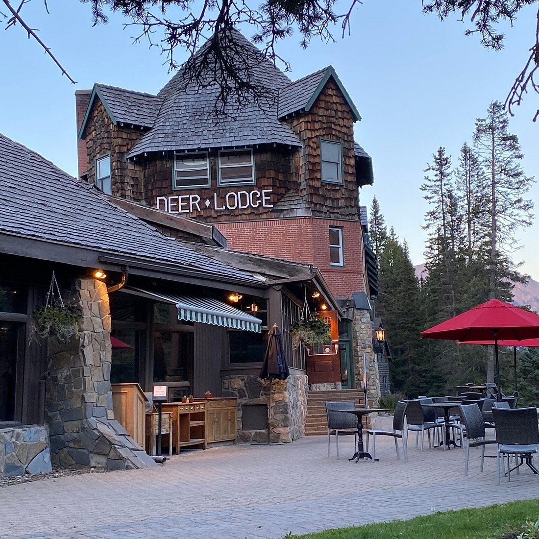 Deer Lodge bar in I D No 9