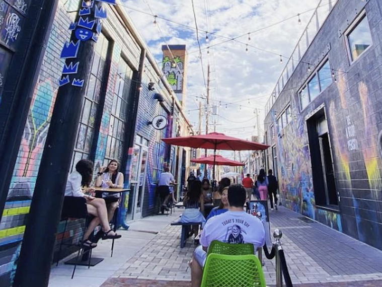 La Vie En Rose, Denver, United States