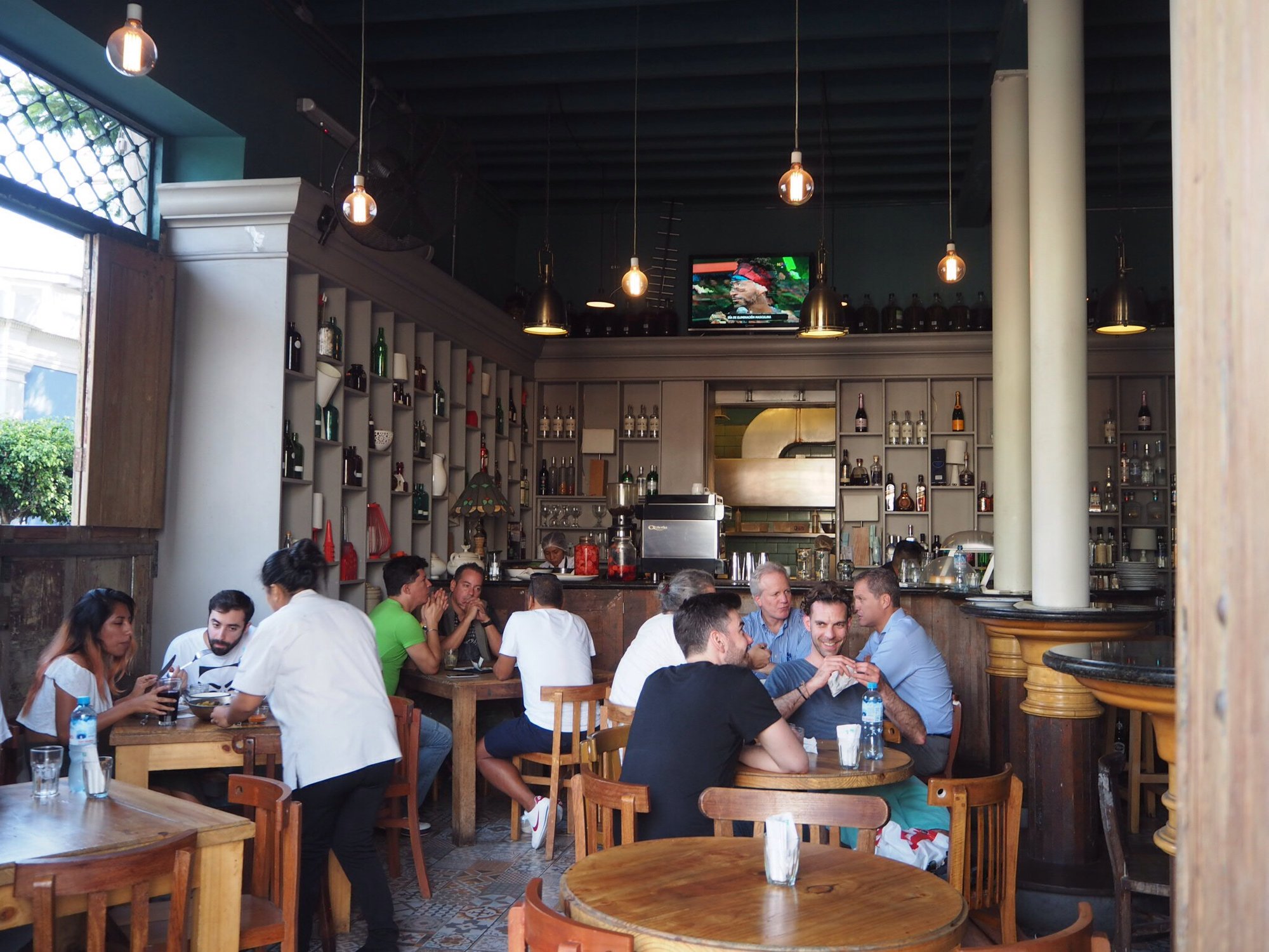 Isolina, Bar in Lima