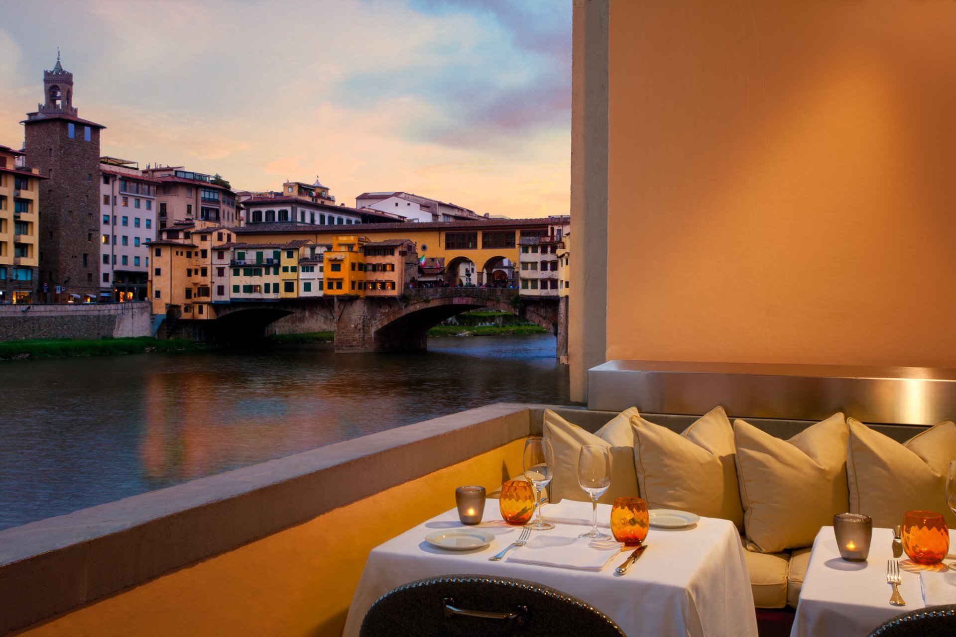 Borgo San Iacopo, 62r bar in Florence