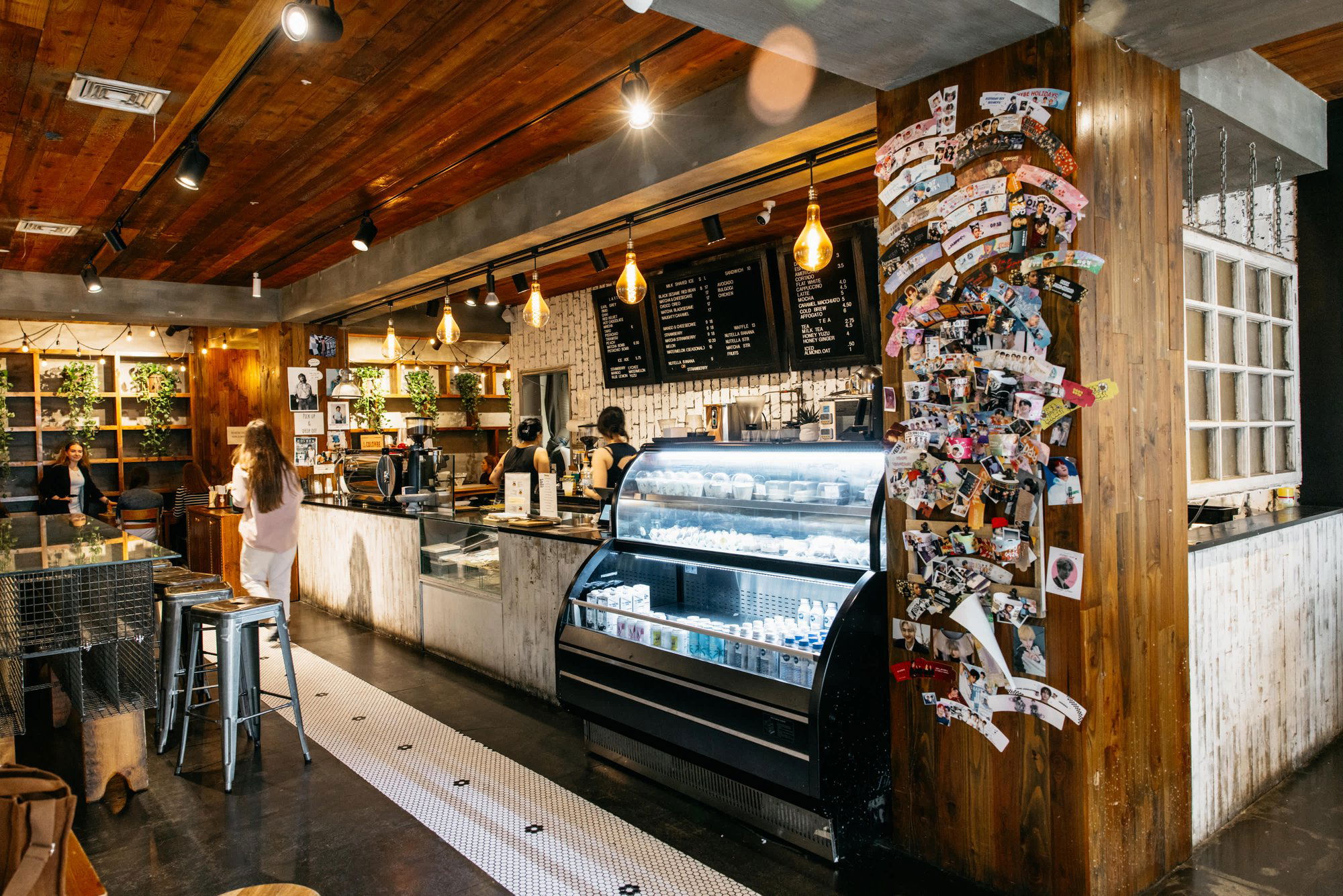 Sweet Moment, Bar in New York City