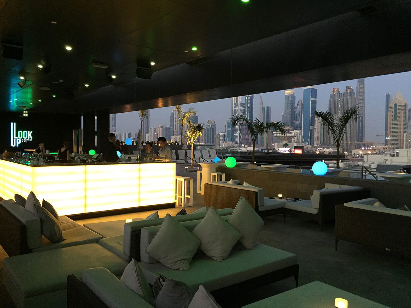 Lookup Rooftop Bar, Bar in Dubai