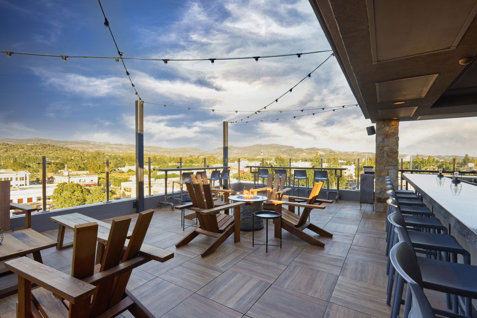 Sky & Vine Rooftop Bar, Bar in Napa