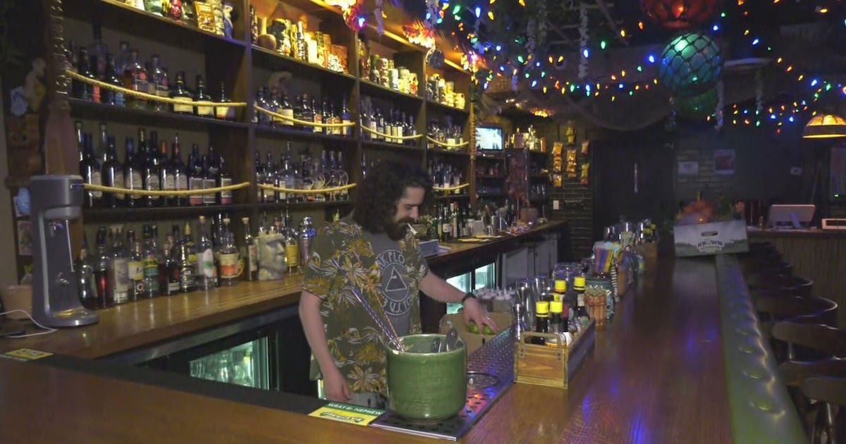 Honi Honi, Bar in Edmonton
