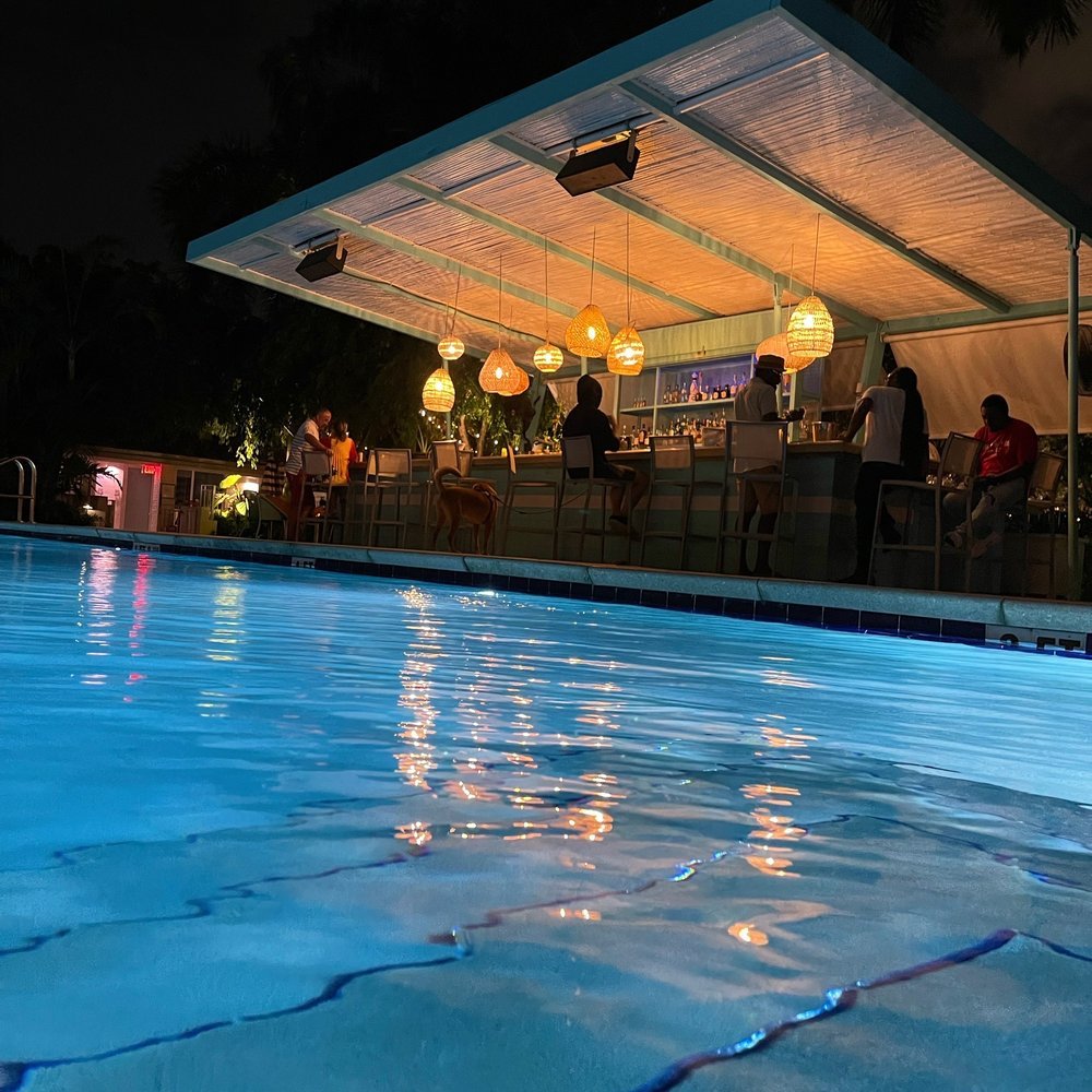 CityVu Pool Bar
