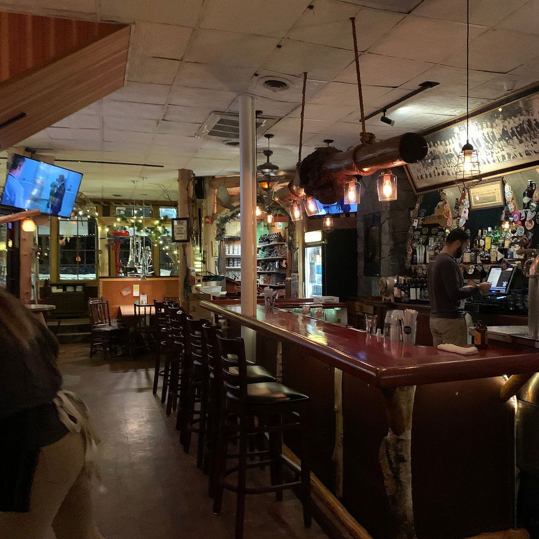 The Adirondack Bar, Bar in Newport