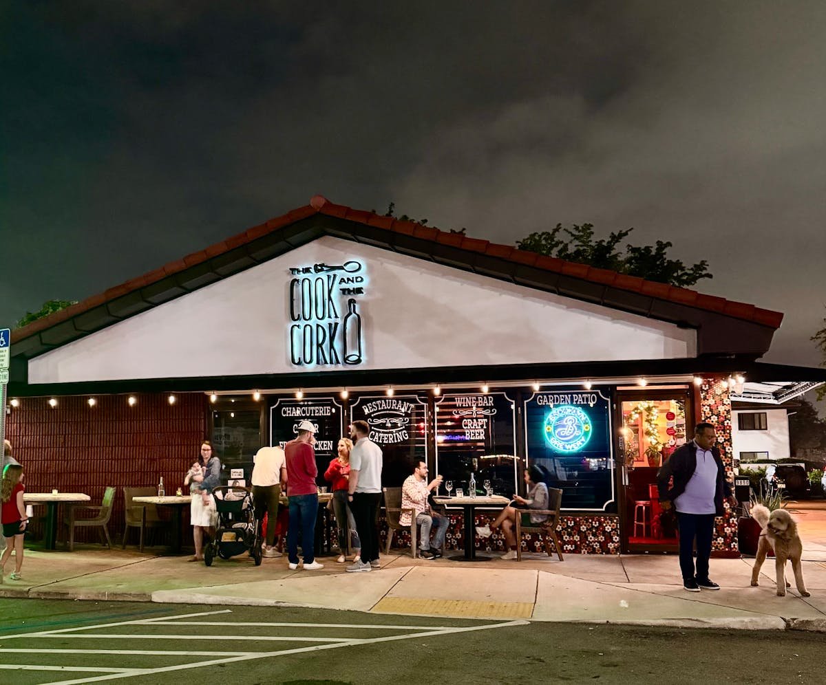 The Cook and The Cork bar in Coral Springs, United States