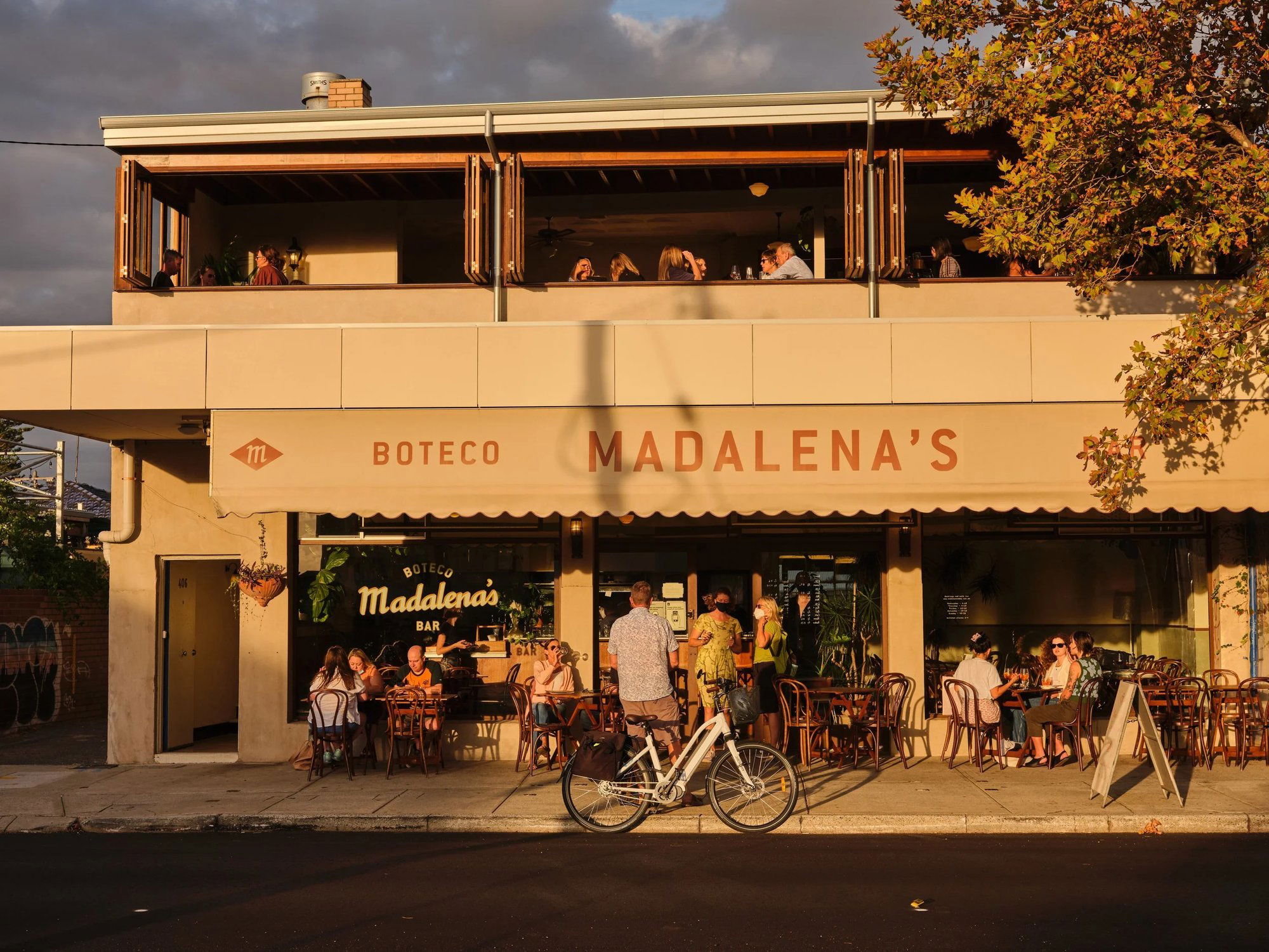 Madalena's Bar, Bar in Perth
