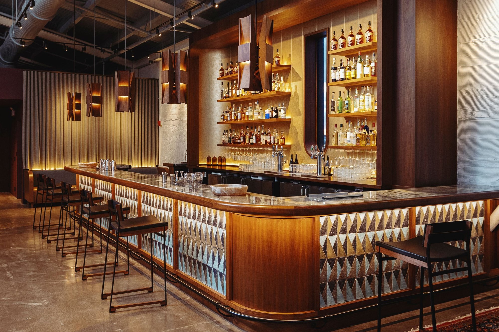 Three Top Lounge