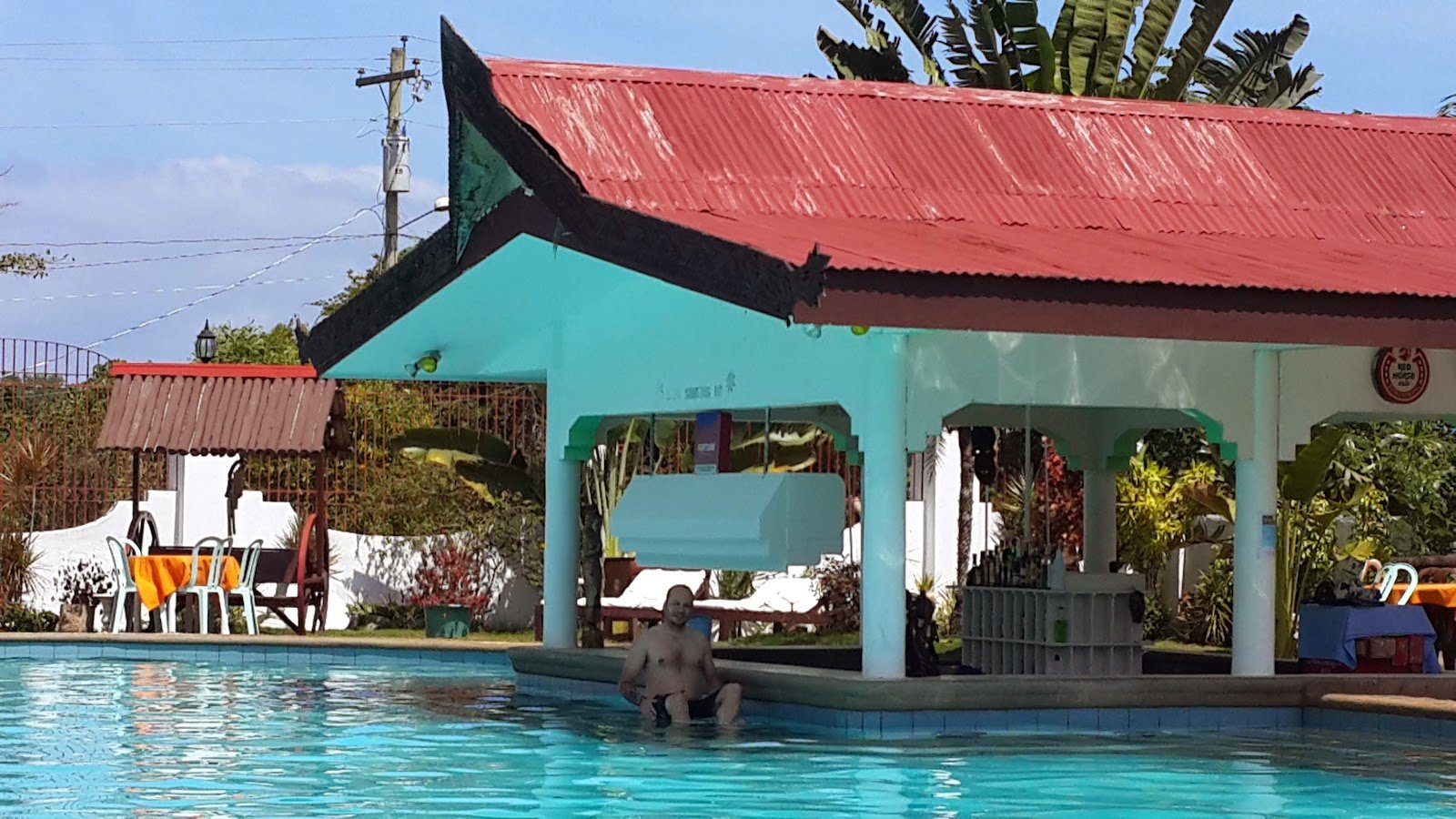 Sunken Pool Bar