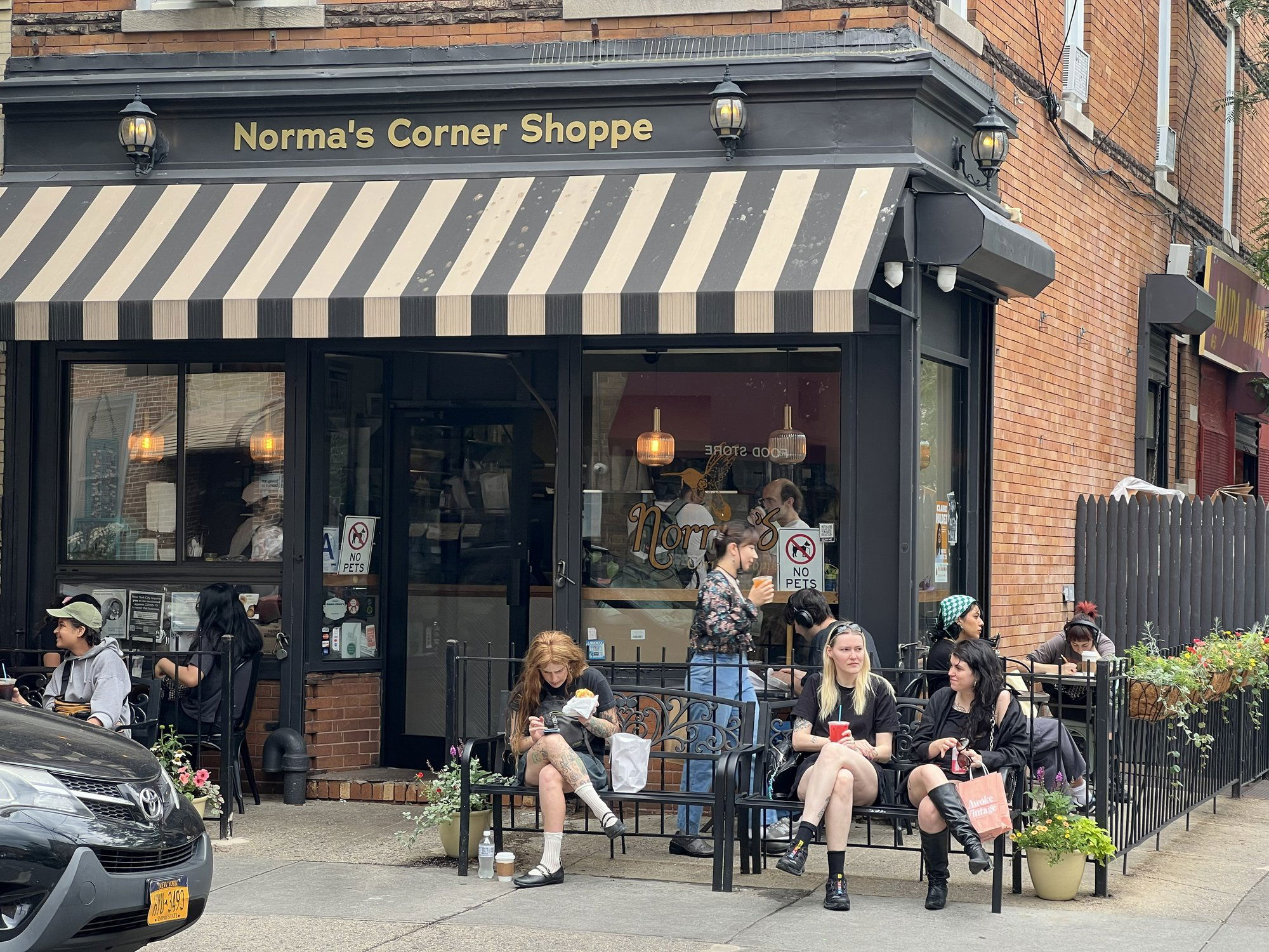 Norma's Corner Shoppe, Bar in New York City