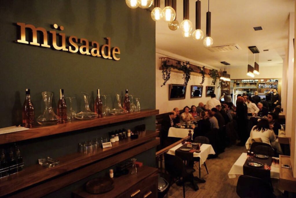 Müsaade Teras, Bar in Istanbul