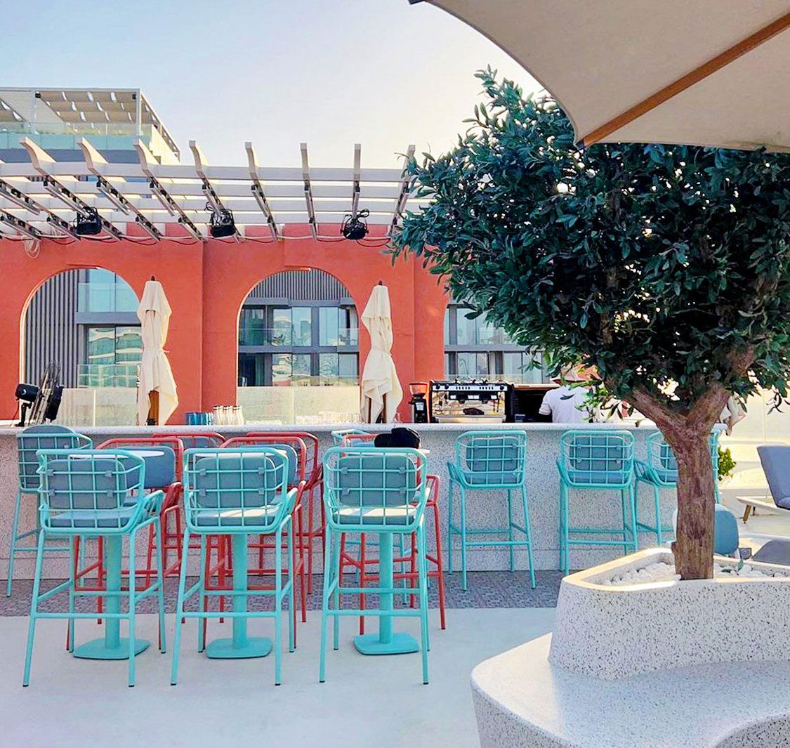 Frenia, Bar in Dubai