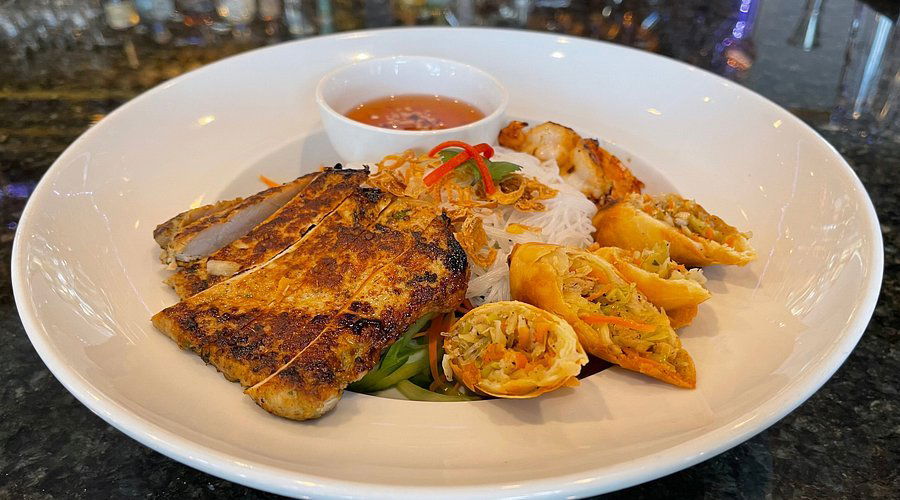 Colonial Kitchen and Bar Thai Restaurant, Bar in Sandy Springs