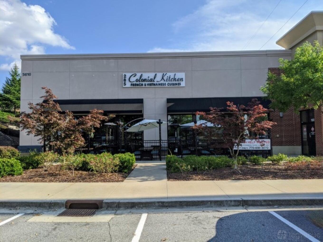 Colonial Kitchen and Bar Thai Restaurant, Bar in Sandy Springs