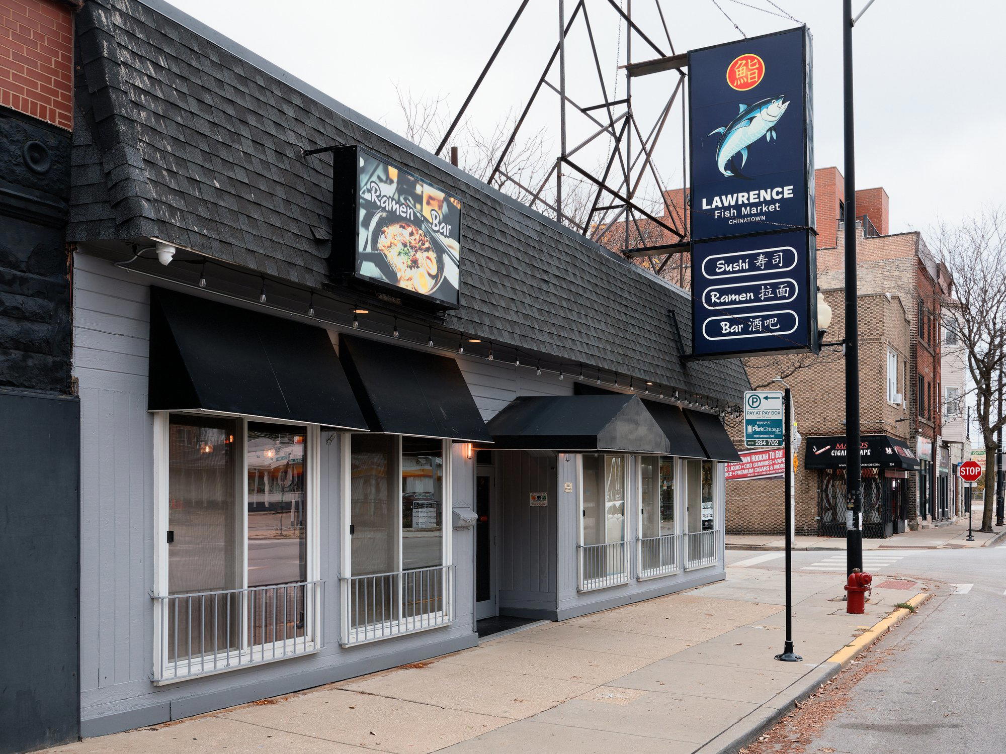 Lawrence Fish Market restaurant in Chicago, United States