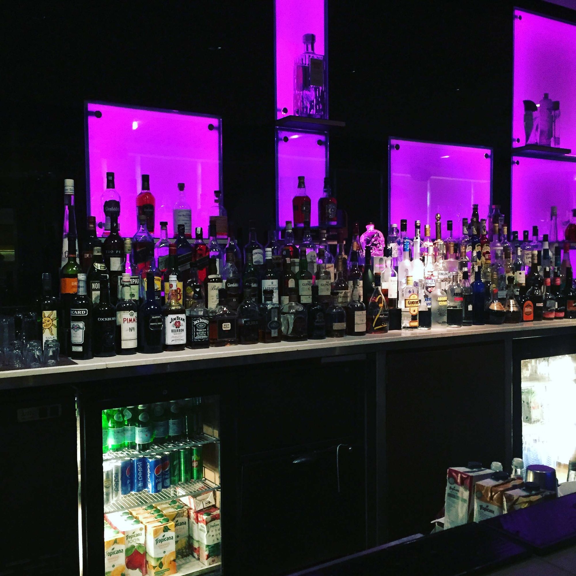 24/7 Bar