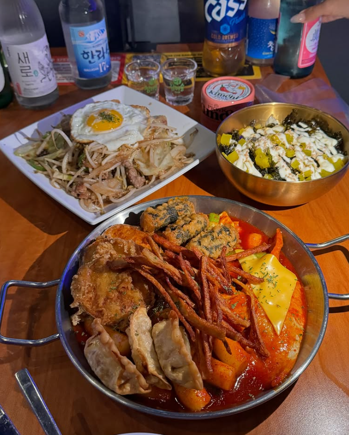 Chi Chi LA ( 치치 엘에이 ), Bar in Los Angeles