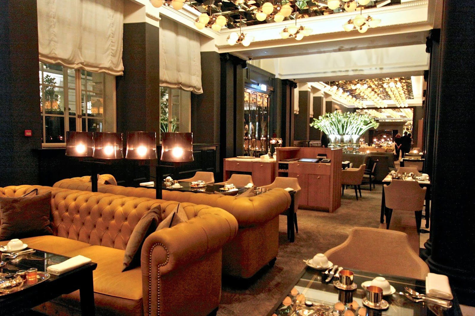 Mirror Room, Bar in London