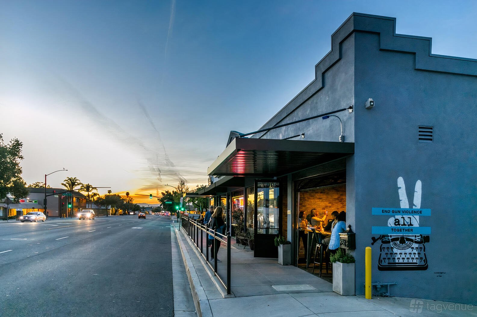 Oak and Iron bar in Thousand Oaks, United States