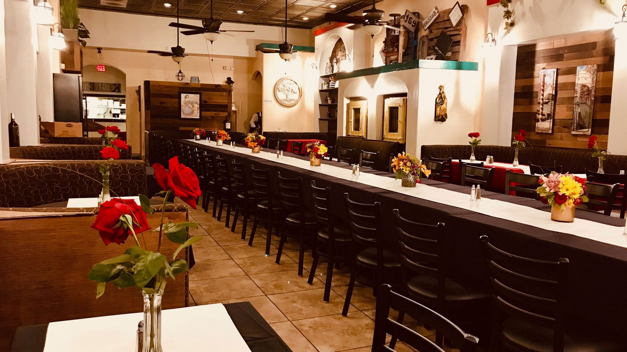 Mamma Mia Italian Restaurant bar in Bakersfield, United States
