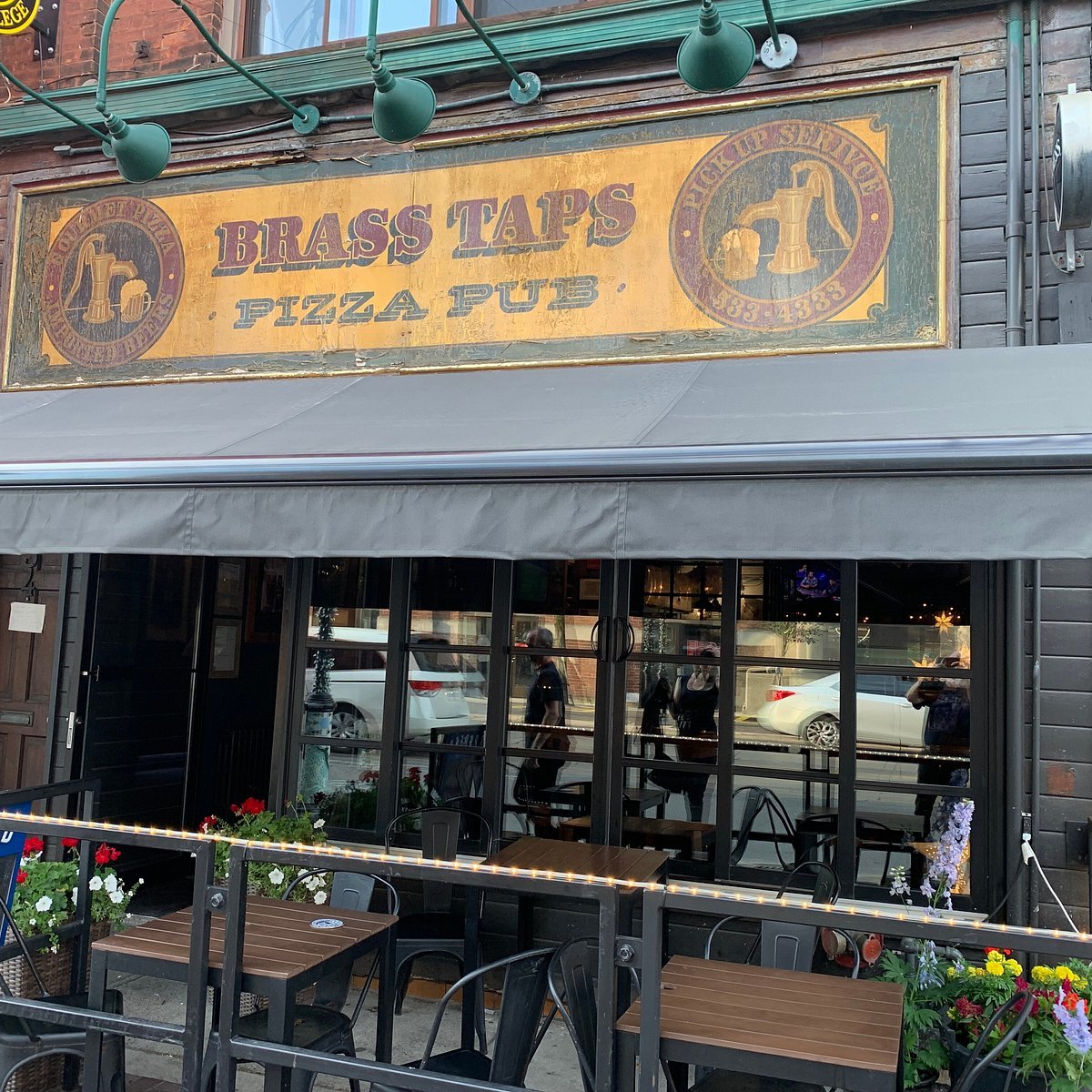 Brass Taps Pizza Pub bar in Toronto, Canada