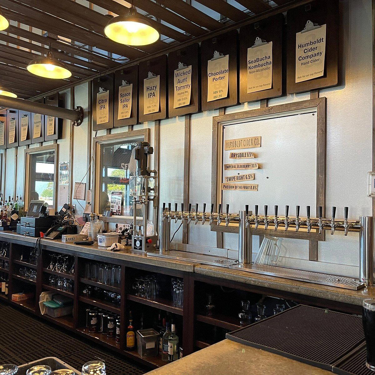 SeaQuake Brewing bar in Crescent City
