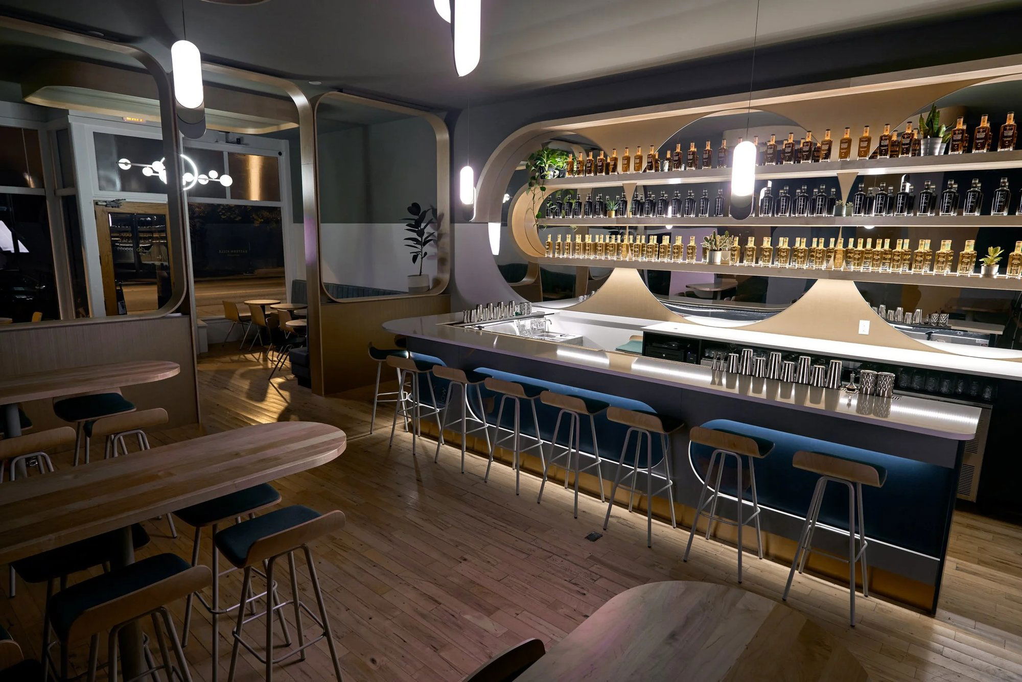 Eastern Kille Wealthy, Bar in Grand Rapids