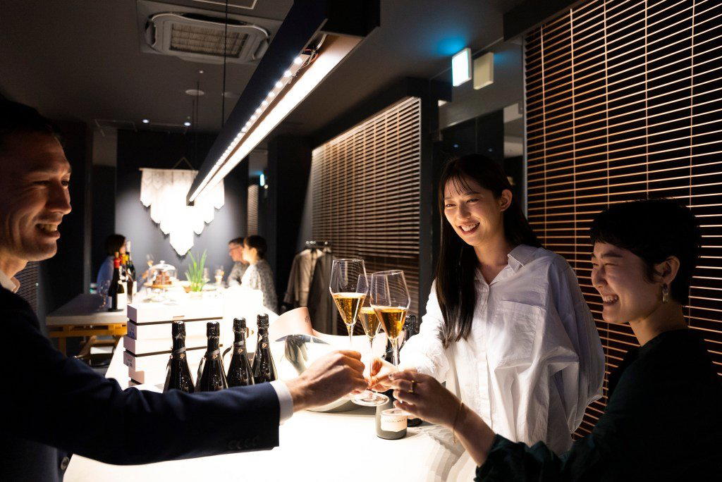 Cellar Door Aoyama bar in Tokyo