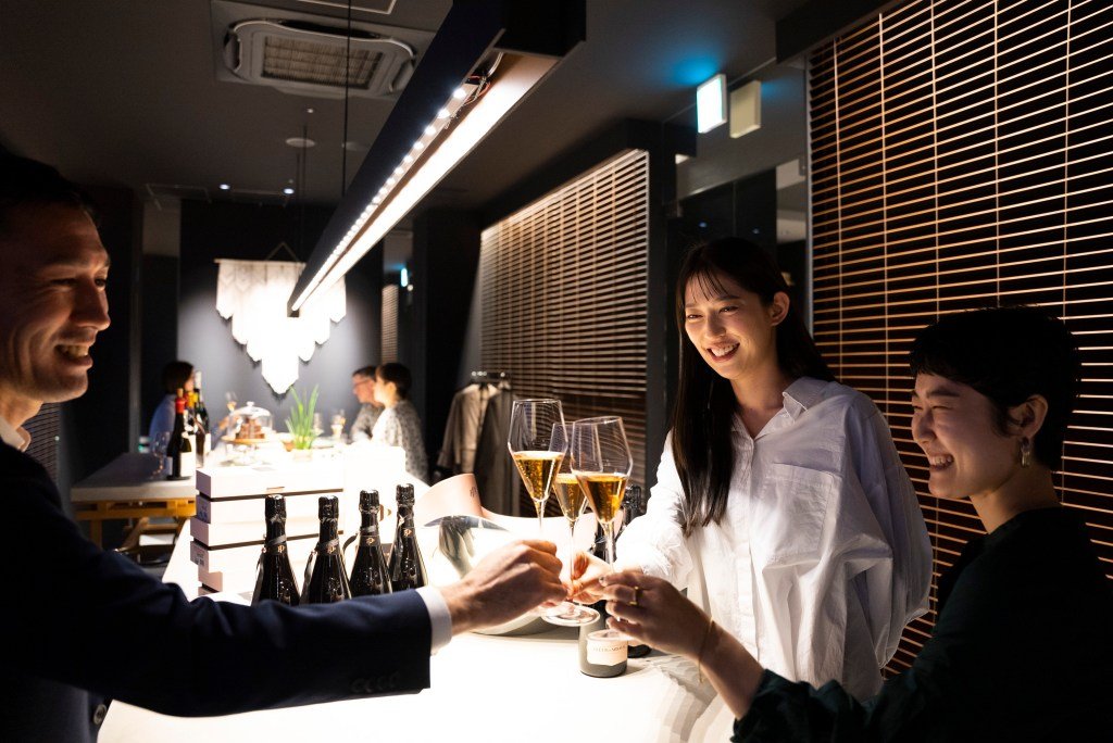 Cellar Door Aoyama bar in Tokyo